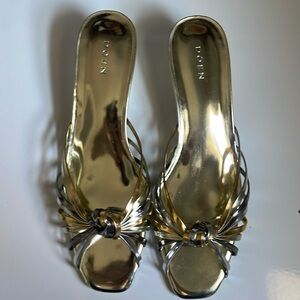 Brand new Doen kitten heel slip on sandals knot detail